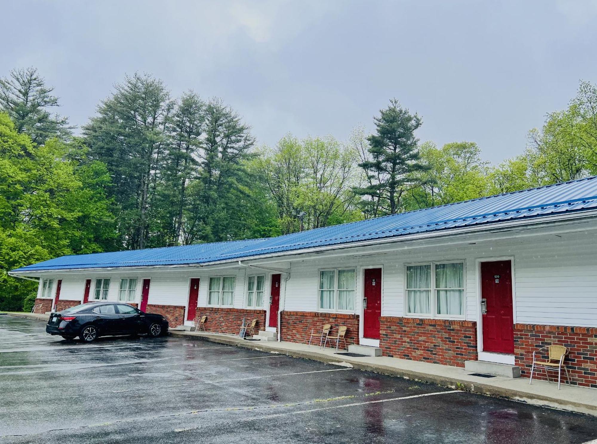 经济山林小屋汽车旅馆 斯特布里奇 外观 照片